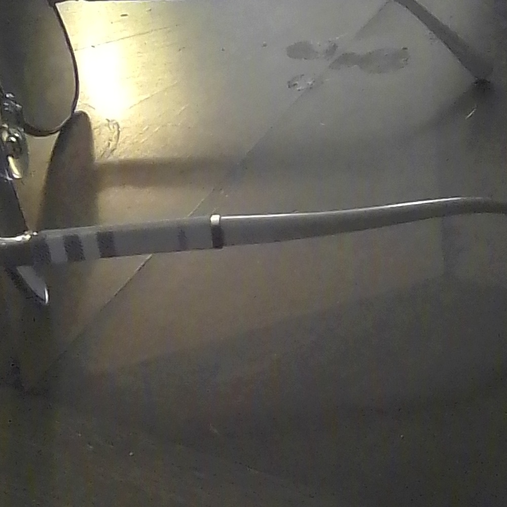 Burberry sunglasses - Picture 2 of 2